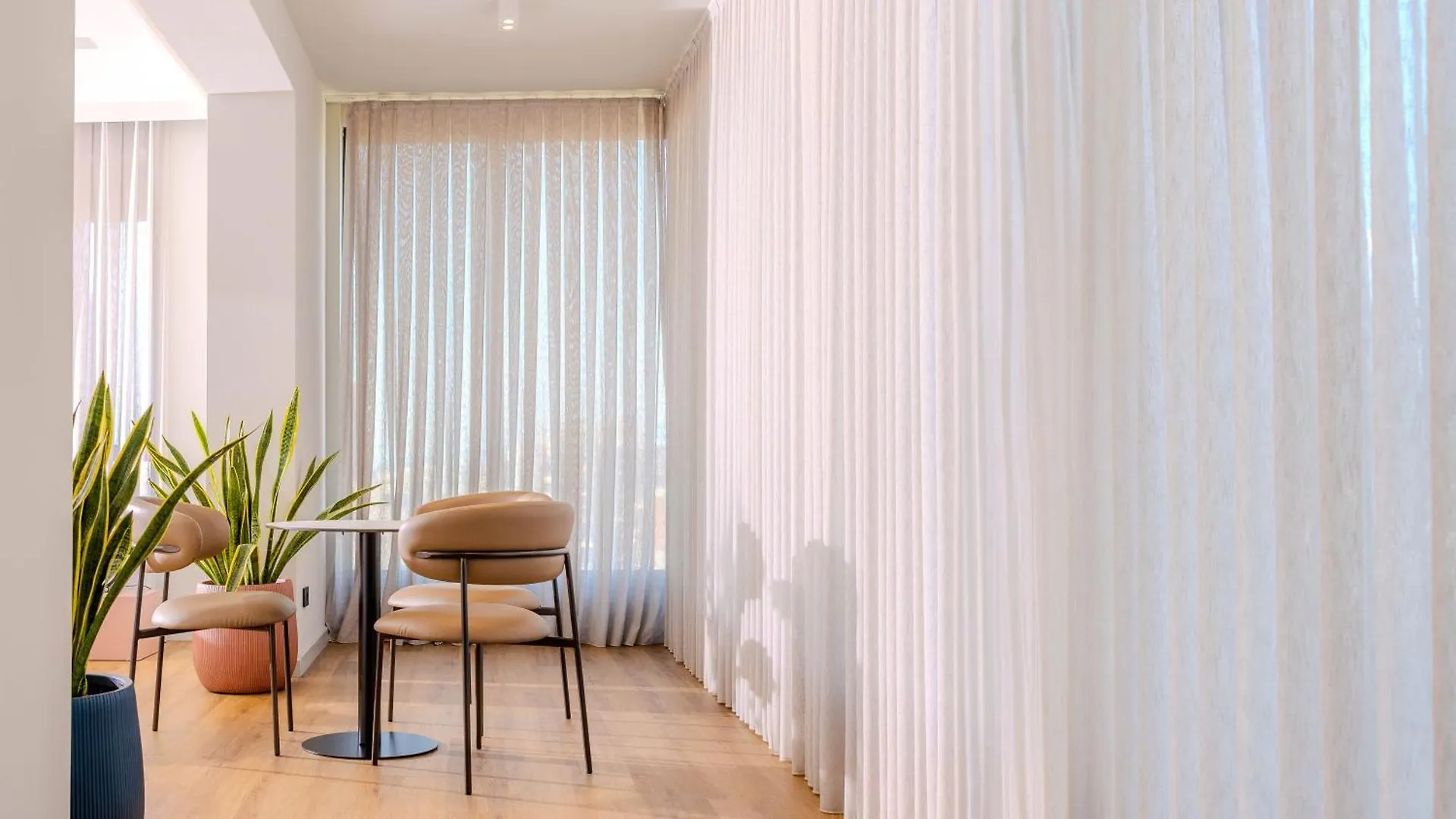 Si Hotel Tirana 4*,